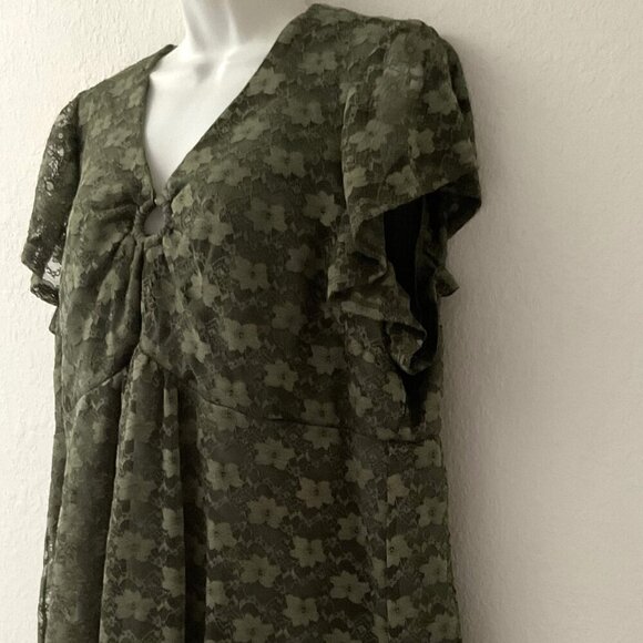 CATO PLUS FLORAL LACE TOP 18/20 - Picture 6 of 14